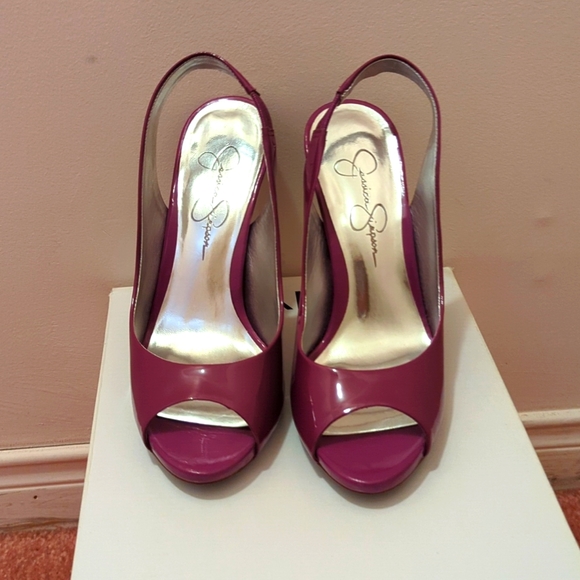 Jessica Simpson Hardy 36 - Picture 1 of 5